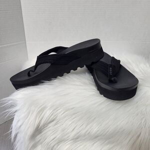 Reef Black Platform Flip Flop Sandals for Women,  Size 8